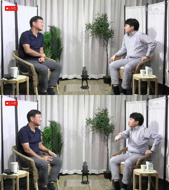 이준석(오른쪽) 국민의힘 전 대표는 지난 10월4일 자신의 유튜브 채널 '여의도 재건축 조합'에서 함익병(왼쪽) 피부과 원장과 함께 진행한 2시간25분 생방송 대담 도중, 1시간33분쯤 흐른 대목에서 윤석열 대통령에 대해 "저는 살다가 이런 미친X들 처음 겪어본다", "그게 대한민국 수장이라니까요 지금"이라고 말했다.<유튜브 '여의도 재건축 조합' 채널 생방송 영상 갈무리>